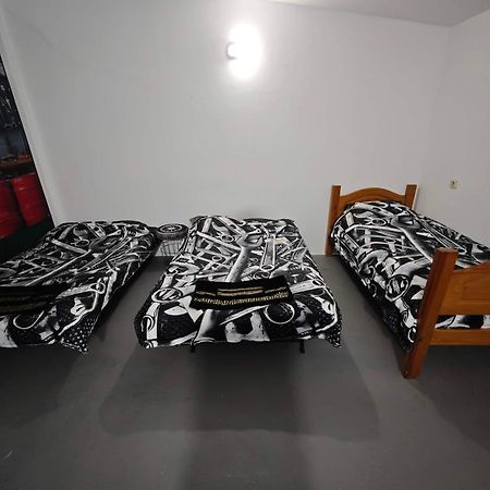 Garage4Me Pool Opcional Hotel Esmoriz Luaran gambar