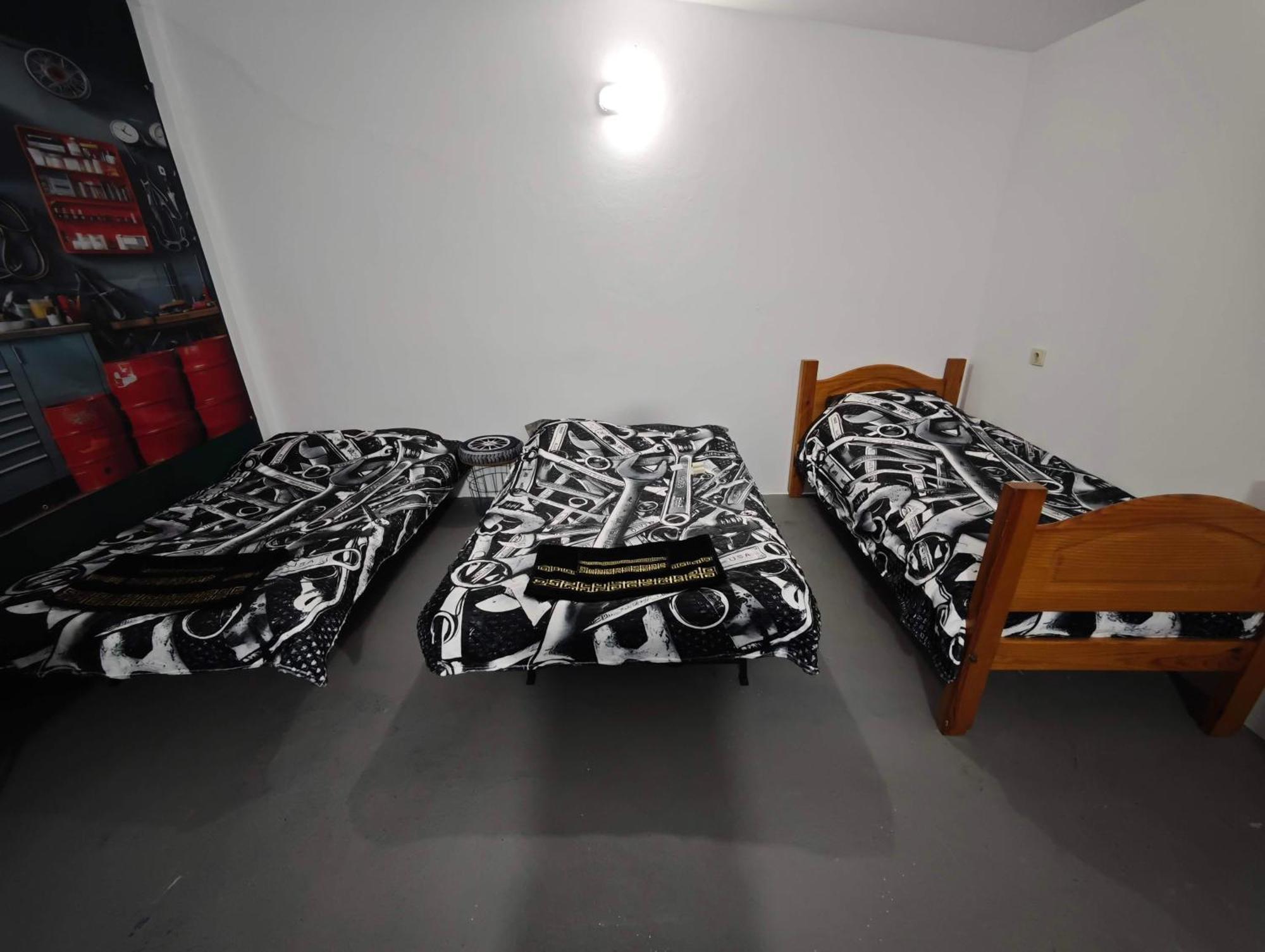 Garage4Me Pool Opcional Hotel Esmoriz Luaran gambar